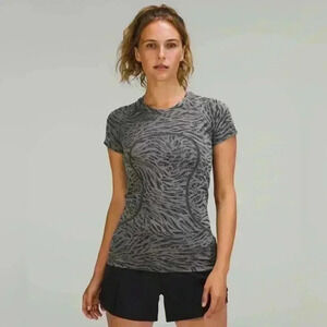 Lululemon Swiftly Tech  Short Sleeve Shirt 2.0